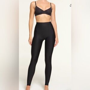 SKIMS BODY LEGGINGS M
